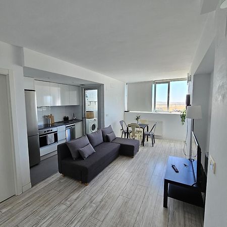 Comodo Apartamento En Madrid Luaran gambar
