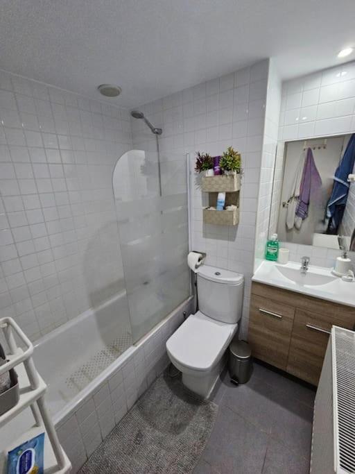 Comodo Apartamento En Madrid Luaran gambar